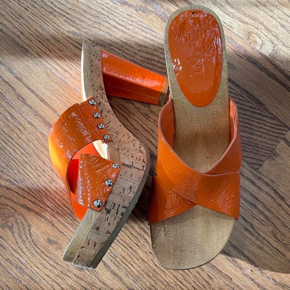 Y2k/ 90s Faux orange crocodile leather & cork wedges by ESPRIT